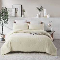 flannel clip comfoter and quilt set